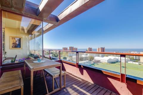 T3 duplex nos Pinhais da Foz com terraço e com vistas mar