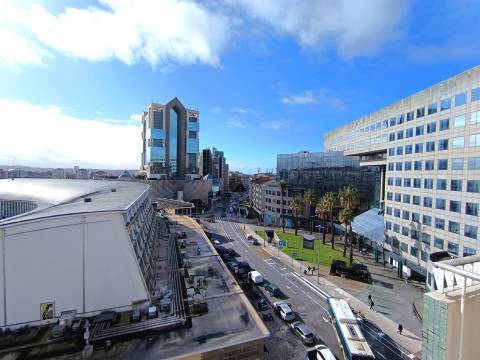 Excelente escritório T8 na Boavista