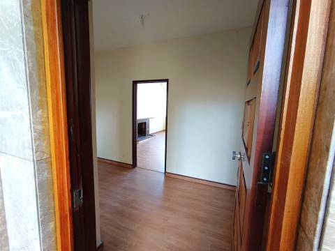 Excelente escritório T8 na Boavista