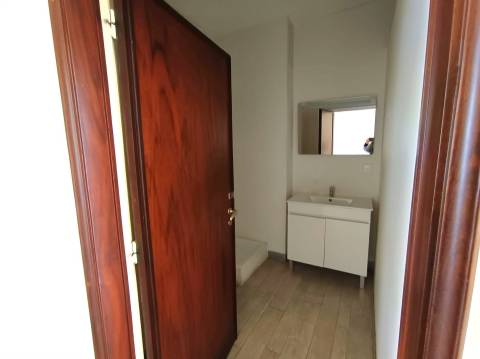 Excelente escritório T8 na Boavista