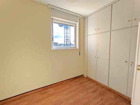 Excelente escritório T8 na Boavista