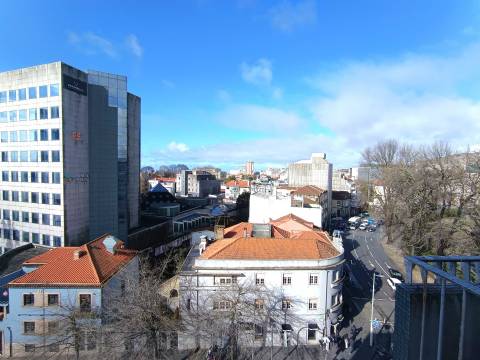 Excelente escritório T8 na Boavista