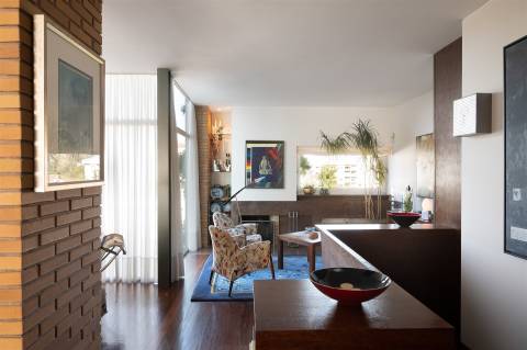 Moradia V4 com jardim e terraços