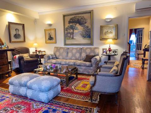 Moradia T3+1 com jardim na Foz Velha.