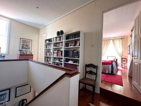 Moradia T3+1 com jardim na Foz Velha.