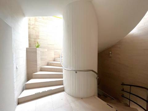 Escritório no Porto c/ 222m2