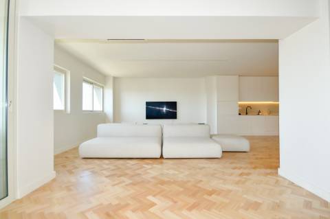 Apartamento T4 de Luxo com 3 frentes no Porto