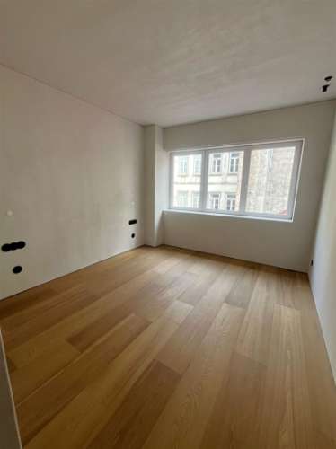 T1 novo p/ arrendar na baixa do Porto