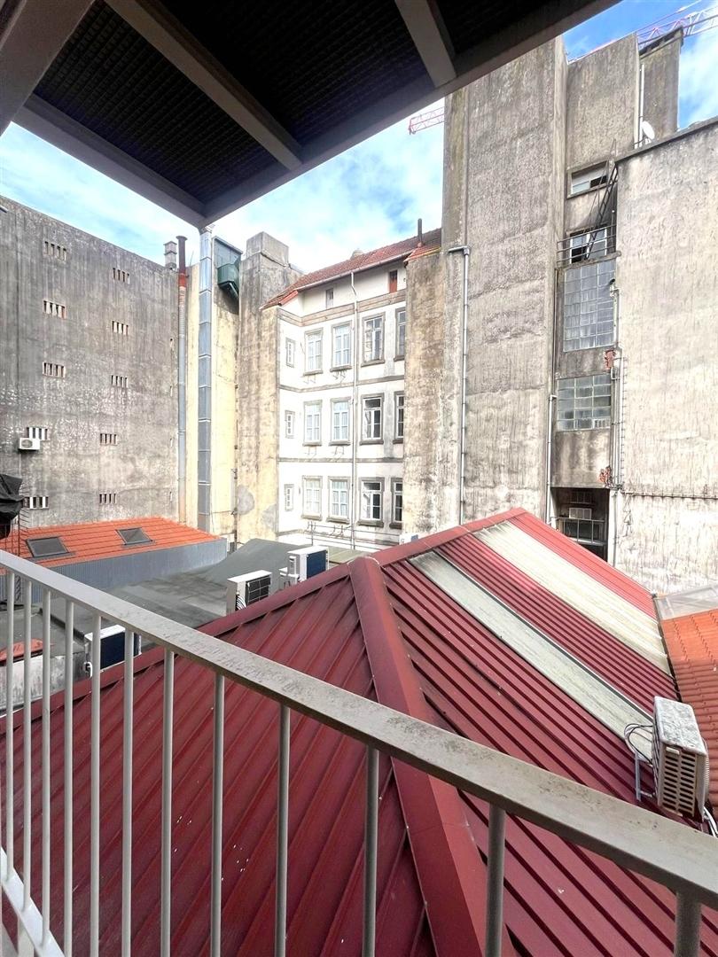 T1 novo p/ arrendar na baixa do Porto
