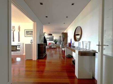 T4+1 Matosinhos Sul em condomínio com piscina