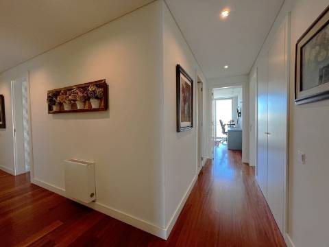 T4+1 Matosinhos Sul em condomínio com piscina