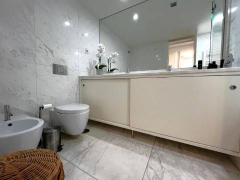 T4+1 Matosinhos Sul em condomínio com piscina