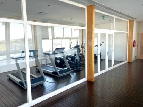 T4+1 Matosinhos Sul em condomínio com piscina