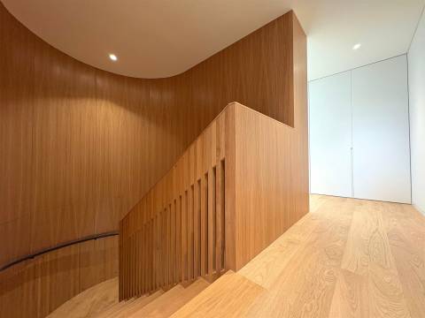 T3 de luxo c/ jardim em condomínio privado em Nevogilde