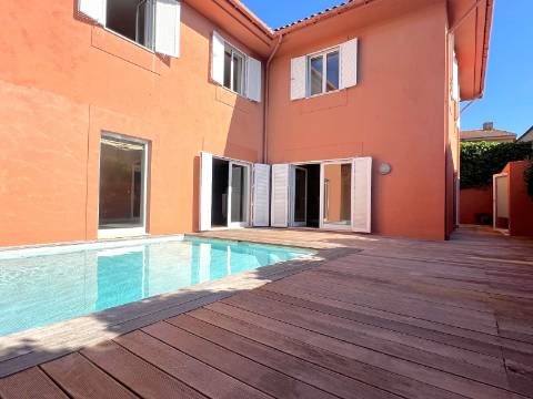 Moradia T4 na Foz velha com jardim e piscina perto do rio e mar