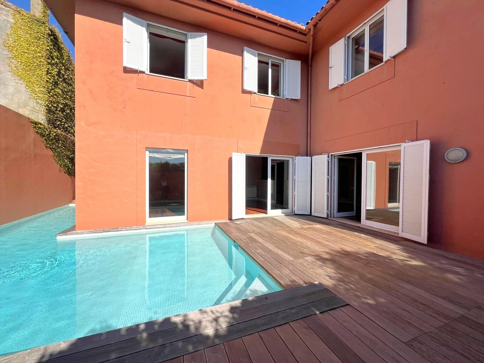 Moradia T4 na Foz velha com jardim e piscina perto do rio e mar