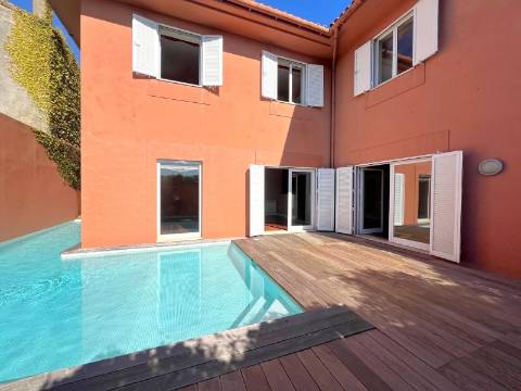 Moradia T4 na Foz velha com jardim e piscina perto do rio e mar