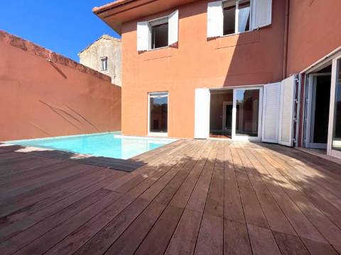 Moradia T4 na Foz velha com jardim e piscina perto do rio e mar