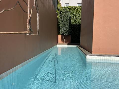 Moradia T4 na Foz velha com jardim e piscina perto do rio e mar