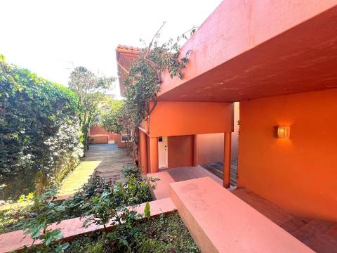 Moradia T4 na Foz velha com jardim e piscina perto do rio e mar