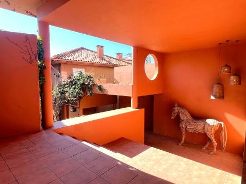 Moradia T4 na Foz velha com jardim e piscina perto do rio e mar