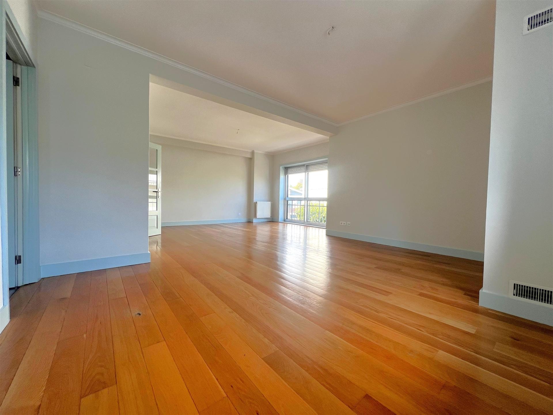 T5 junto a Antunes Guimarães