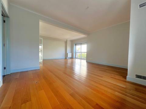 T5 junto a Antunes Guimarães