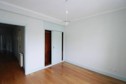 T5 junto a Antunes Guimarães