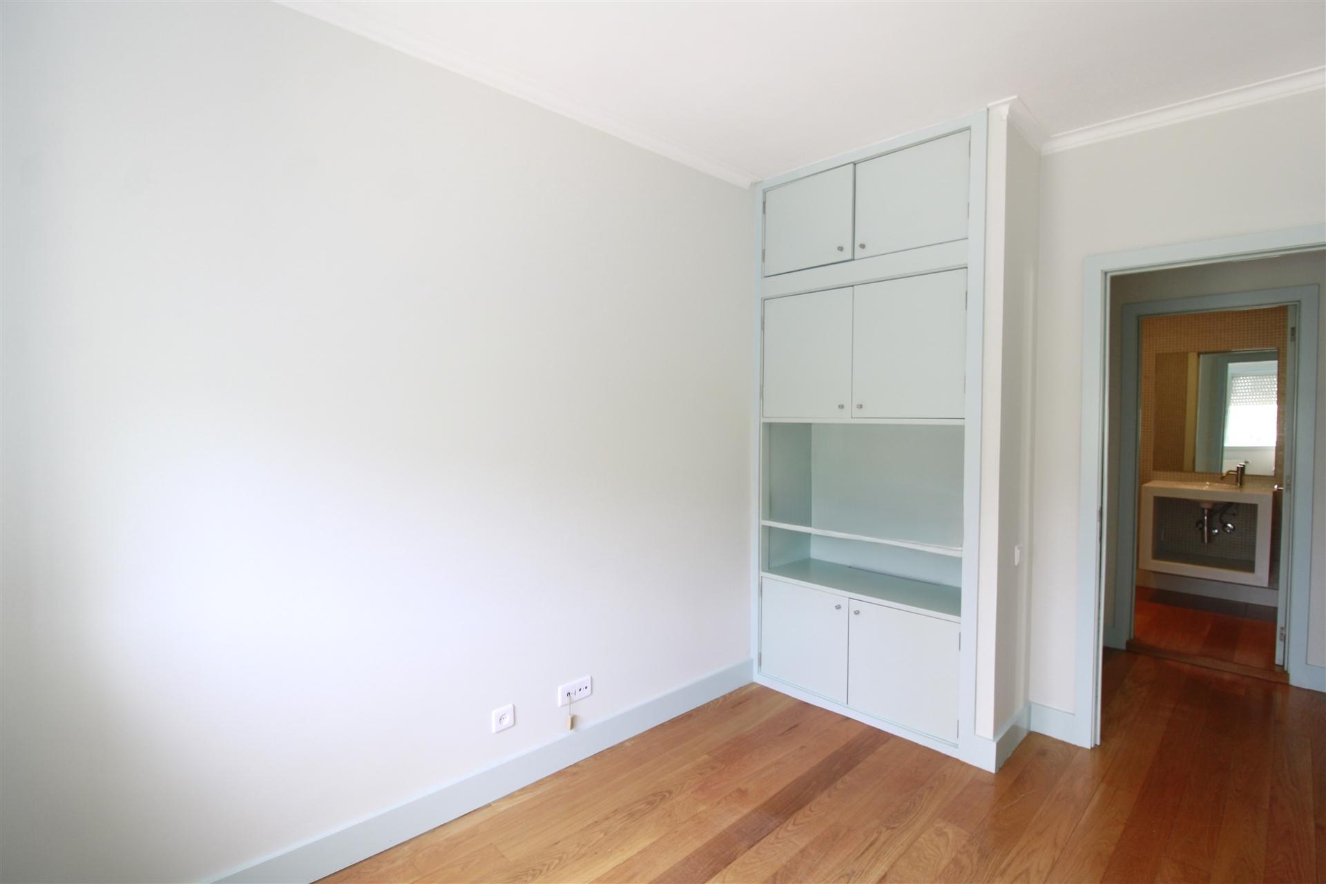 T5 junto a Antunes Guimarães