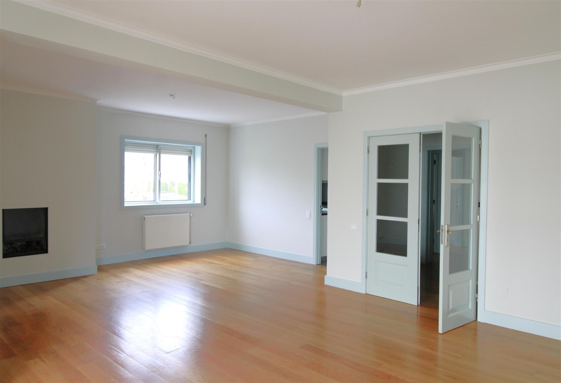 T5 junto a Antunes Guimarães