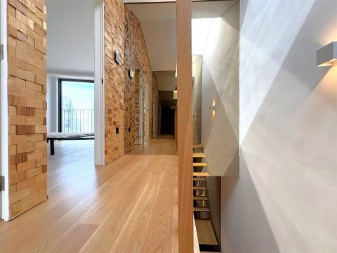 Moradia T4 ao Palácio de Cristal no Porto entre a Baixa e a Boavista