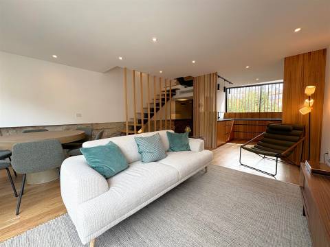 Moradia T4 ao Palácio de Cristal no Porto entre a Baixa e a Boavista