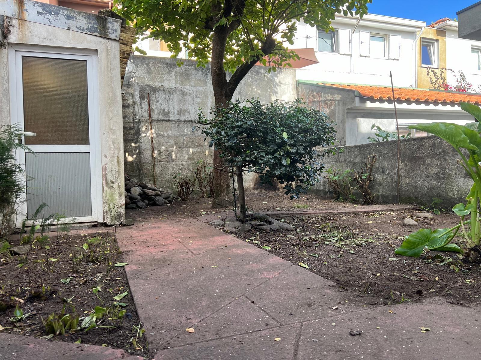 Moradia T3 c/ jardim no Bairro António Aroso - Porto