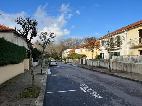 Moradia T3 c/ jardim no Bairro António Aroso - Porto