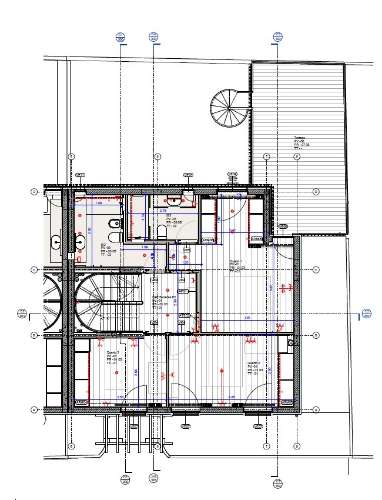 Moradia T4 c/ jardim junto ao rio nas Condominhas