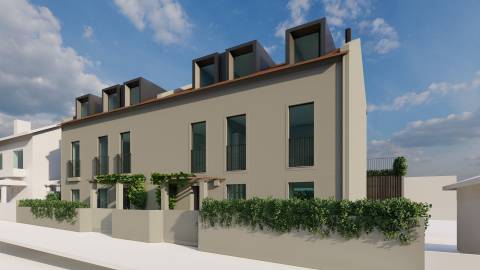 Moradia T4 c/ jardim junto ao rio nas Condominhas