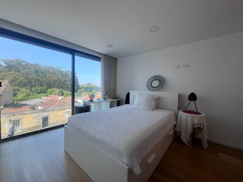 Moradia T4 c/ jardim, junto ao CLIP e ao Parque da Cidade – Porto