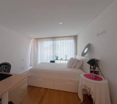 Moradia T4 c/ jardim, junto ao CLIP e ao Parque da Cidade – Porto