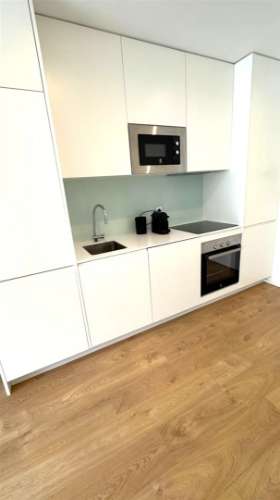 T1 mobilado c/ varanda e garagem ao Polo Universitário do Porto.