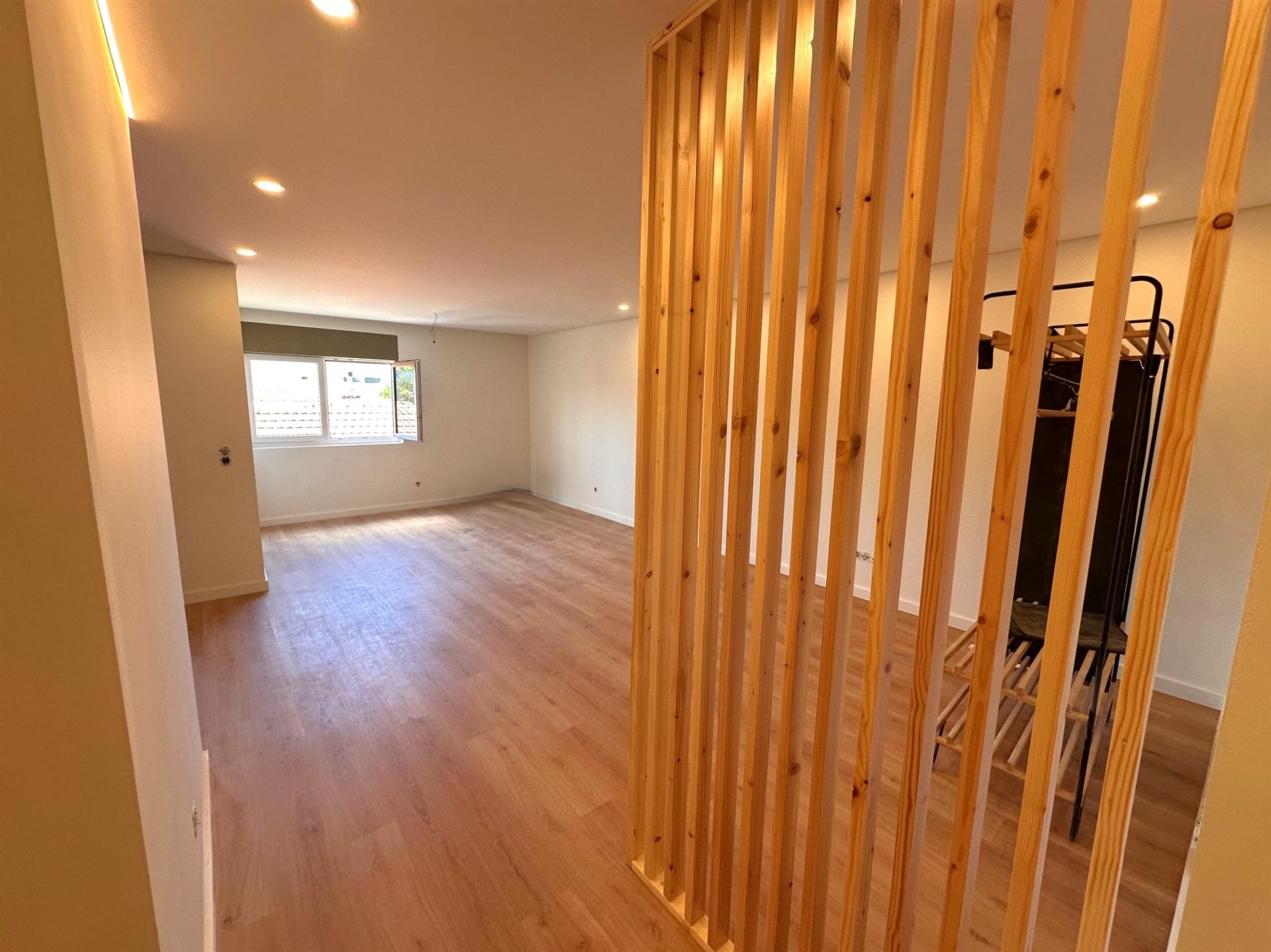 T3 remodelado p arrendar em Ramalde