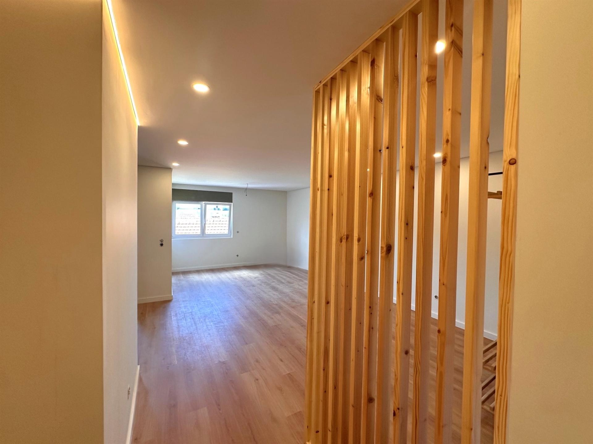T3 remodelado p arrendar em Ramalde