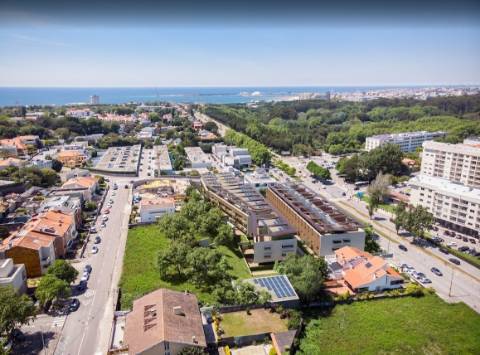 T5 de luxo c/ terraço e piscina com 685 m2 em construção na Av da Boavista