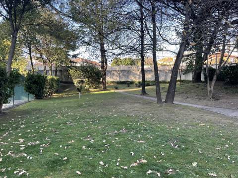 T2 c/ varanda e garagem no Pinheiro Manso no Porto