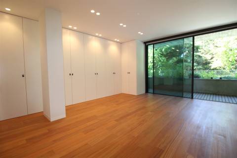 Moradia T4 Duplex de Luxo com Piscina Privada na Foz do Douro