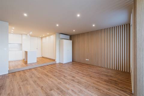 T1+1 remodelado no Porto