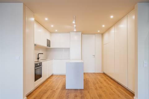 T1+1 remodelado no Porto