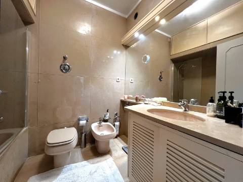 T4 no Aviz muito bem localizado