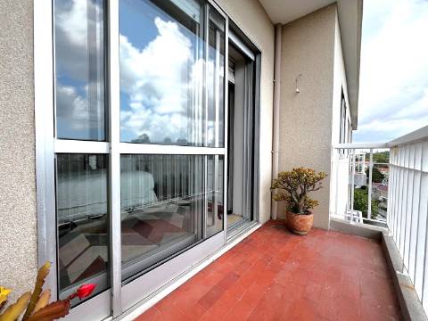 T4 no Aviz muito bem localizado