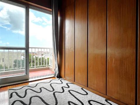 T4 no Aviz muito bem localizado