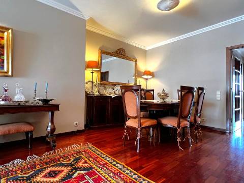 T4 no Aviz muito bem localizado